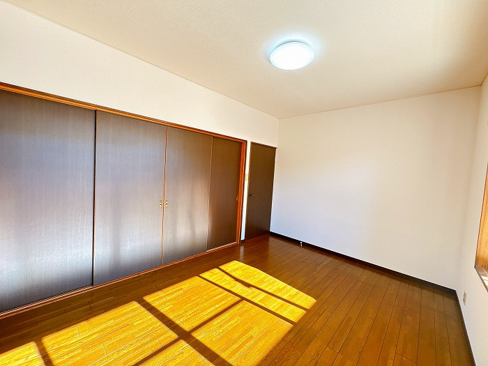 リフォーム中古戸建　各務原市那加雄飛ヶ丘町　平成8年築の洋室