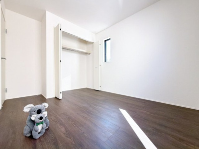 【洋室】 | 高崎市八幡町　平屋　GRAFARE | 「どんな家具を置こうかな」とワクワクする。好みのこだわりのお部屋にしてじぶんだけの部屋でゆったりと寛げます。