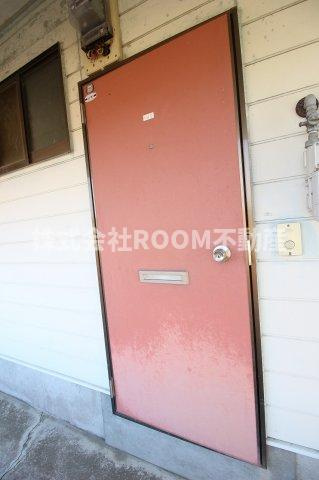 横尾アパートの玄関|明るい玄関です