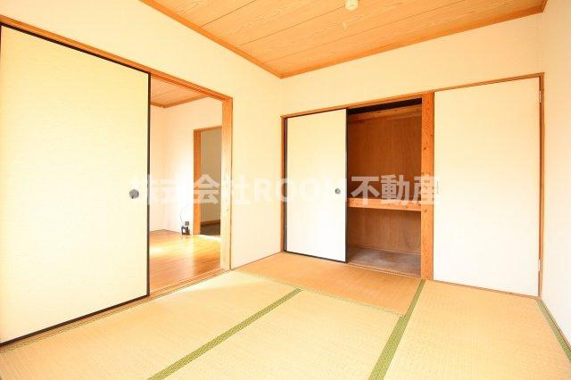 横尾アパートの和室|明るい和室です