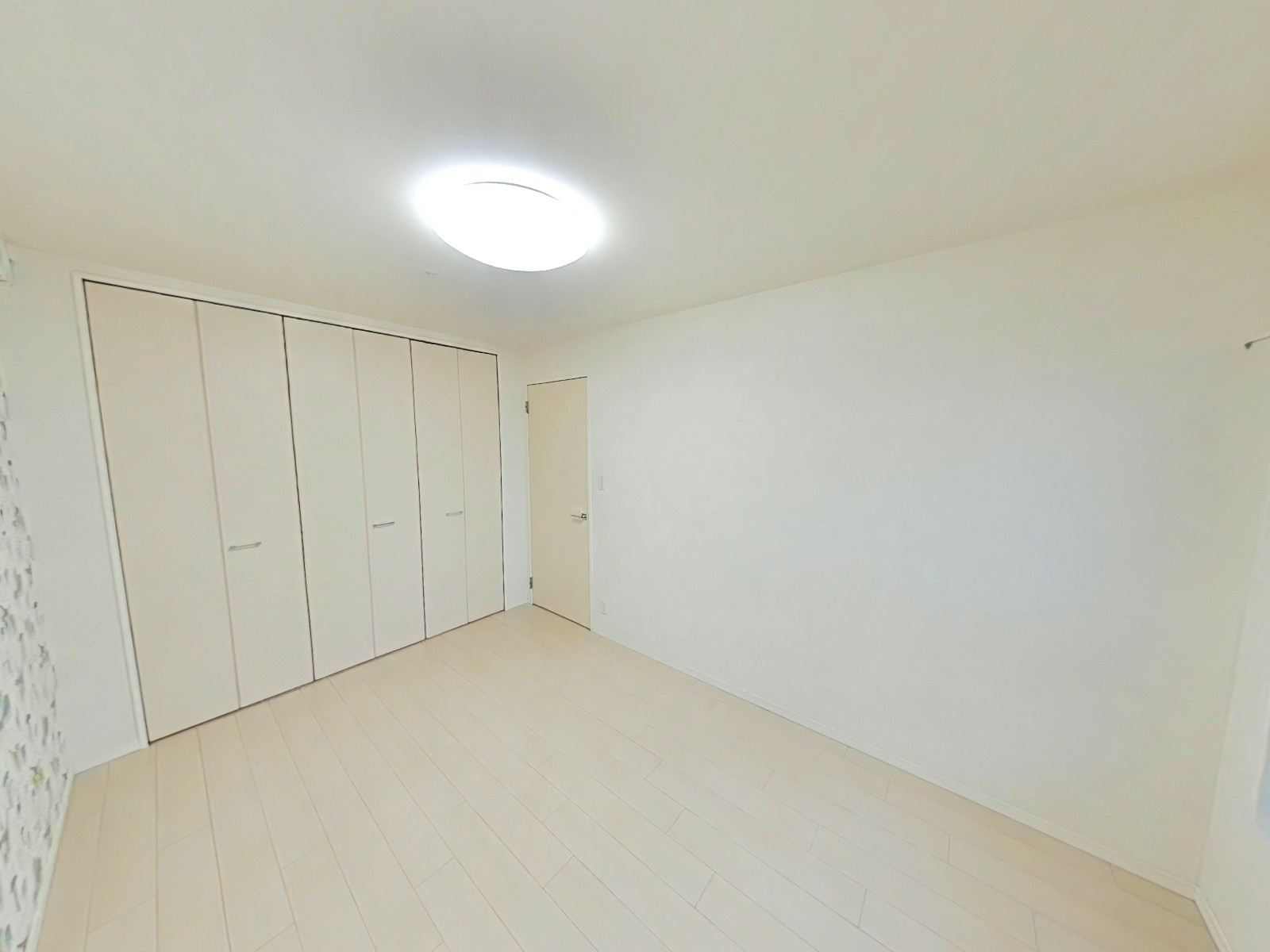 アルファステイツ高屋の洋室