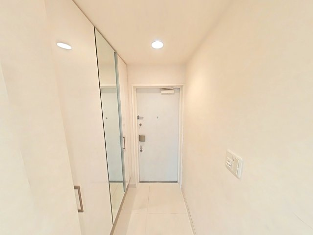 アルファステイツ高屋の玄関