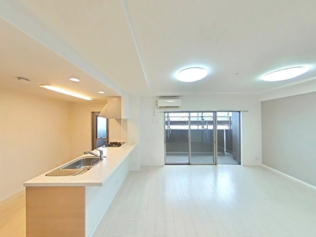 アルファステイツ高屋の居間・リビング