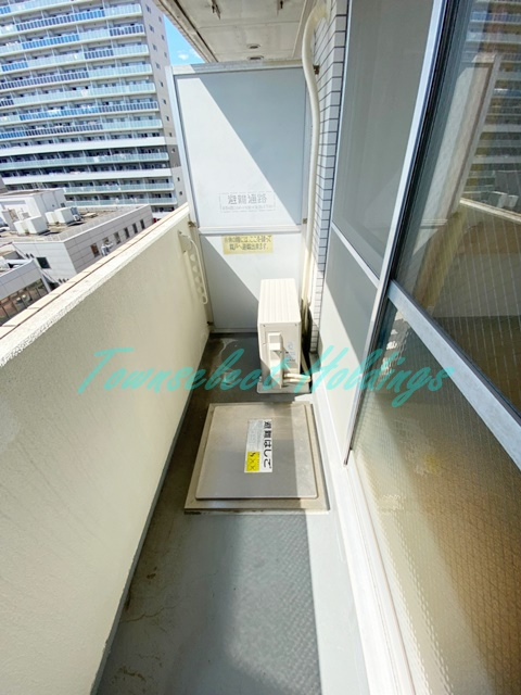 ノイエヨコスカ1番館のバルコニー