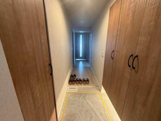 【玄関】 | レクセルときわ台 | 帰り着くたびに洗練されたテイストの空間に迎えられ誇りと喜びを感じる玄関まわりです。