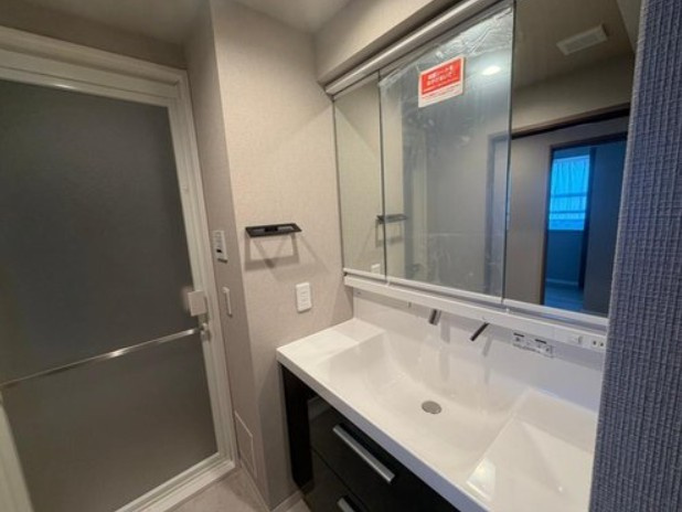 【独立洗面台】 | レクセルときわ台 | 広々としたパウダールームの延長に洗髪洗面化粧台があります。