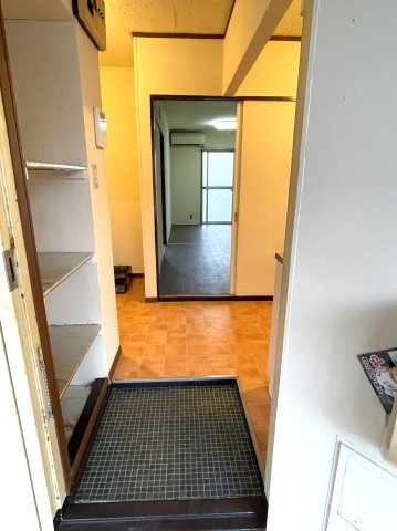 タマコーポ2号棟の玄関