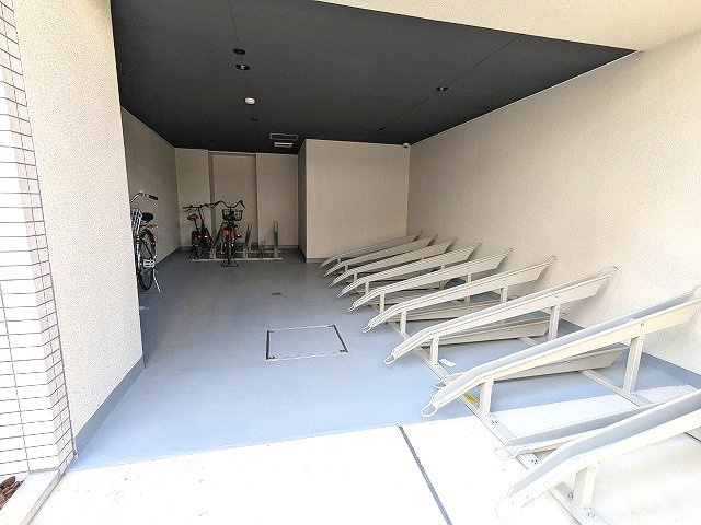 グランカーサ上野松が谷の設備|屋内自転車置場です