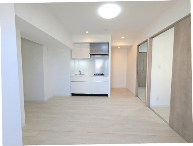 グランカーサ上野松が谷の内装|インターネット無料、リビングにエアコン付、全室照明付