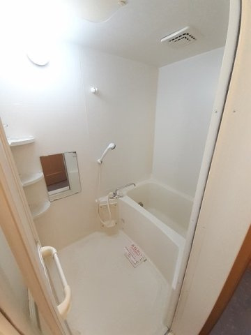 イーストヒルズ２の浴室|きれいなお風呂です