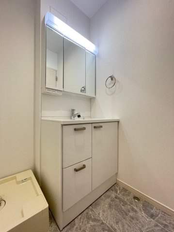 メリヤス城が山の洗面所