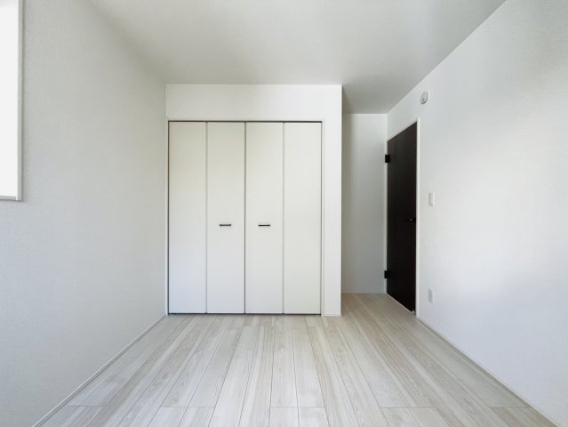 知多市南巽が丘1丁目15『仲介手数料無料』新築戸建ての洋室
