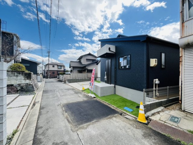 知多市南巽が丘1丁目15『仲介手数料無料』新築一戸建て・建売の前面道路含む現地写真