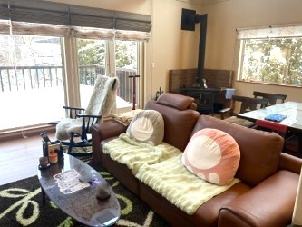 網走市字呼人159番13中古住宅の居間・リビング