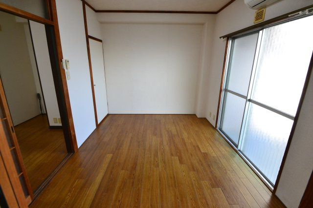 広島市西区古江西町の賃貸マンションの内装