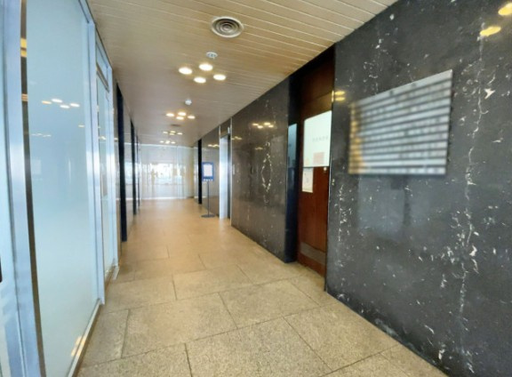 芦池第二ビルのエントランス