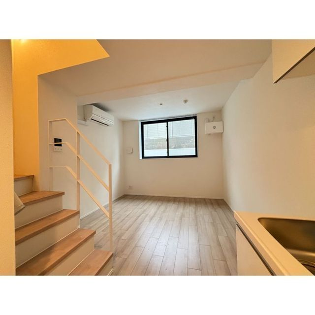 グランファーロ下北沢の洋室