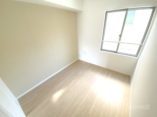 MOK-TERRACE西大宮　B棟の居間・リビング|キッチン向かって右側☆彡