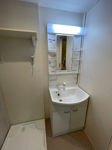 ルーエ大泉学園の独立洗面台