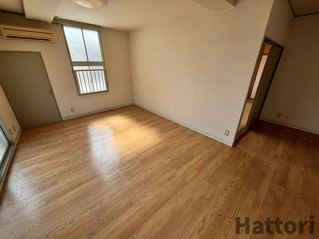 岡町リバクロスレジデンスの居間・リビング