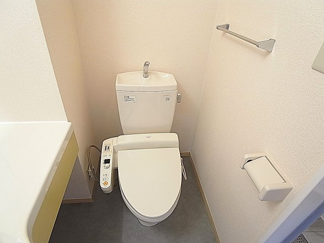 ドルチェ鈴蘭のトイレ|温水洗浄便座付きのトイレ