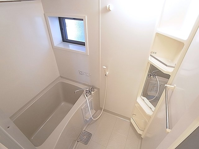 ドルチェ鈴蘭の浴室|雨の日に嬉しい浴室乾燥暖房完備のバスルーム