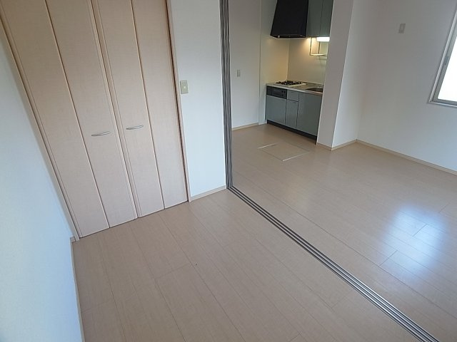 ドルチェ鈴蘭の内装|間仕切りを開けて広々10.5帖の空間にも出来ます