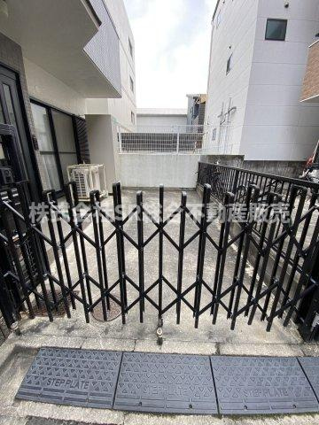 菱江5丁目中古戸建の駐車場|お車をお持ちの方には嬉しい駐車場付きで、自転車・バイクも置けます！