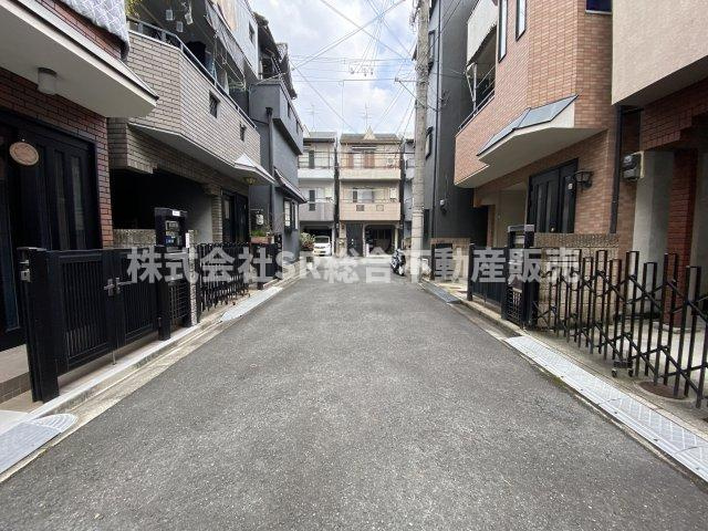 菱江5丁目中古戸建の前面道路含む現地写真|弊社は住宅ローンに自信がございます。
お客様にあった銀行をご紹介いたします。
お悩みの方は弊社までお気軽に
ご相談下さいませ。