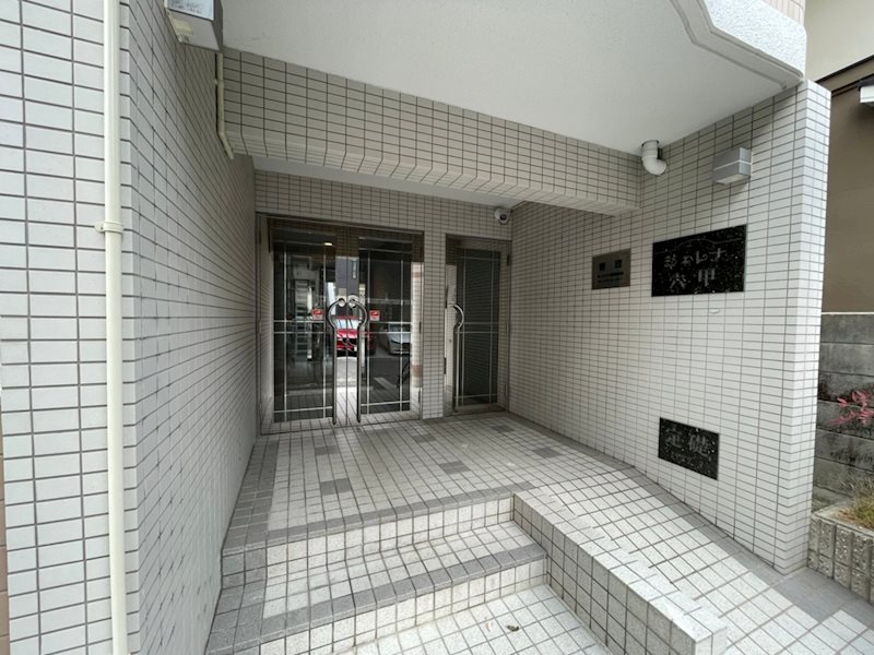 シェレナ六甲のエントランス