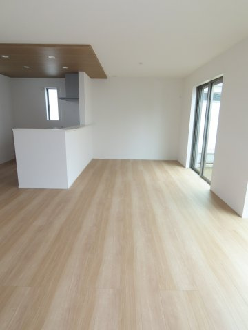 坂戸市にっさい花みず木新築戸建の居間・リビング