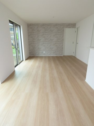 坂戸市にっさい花みず木新築戸建の居間・リビング