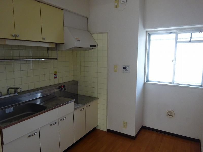 レジデンス島B棟のキッチン