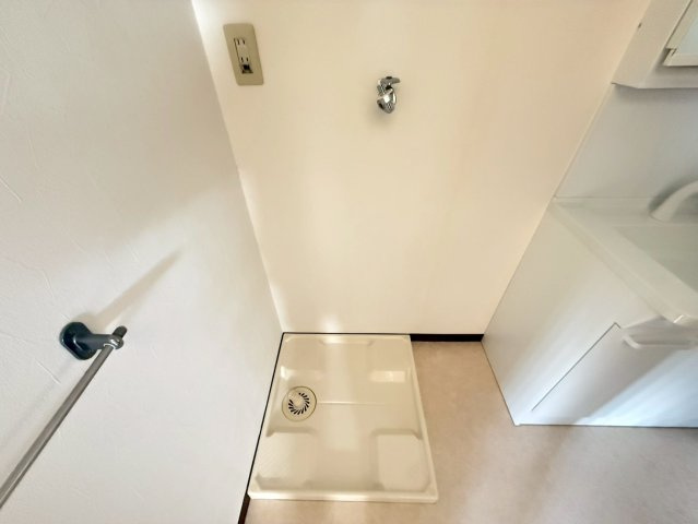 大安寺5丁目貸家の洗面所