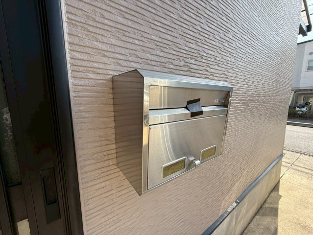 大安寺5丁目貸家のエントランス