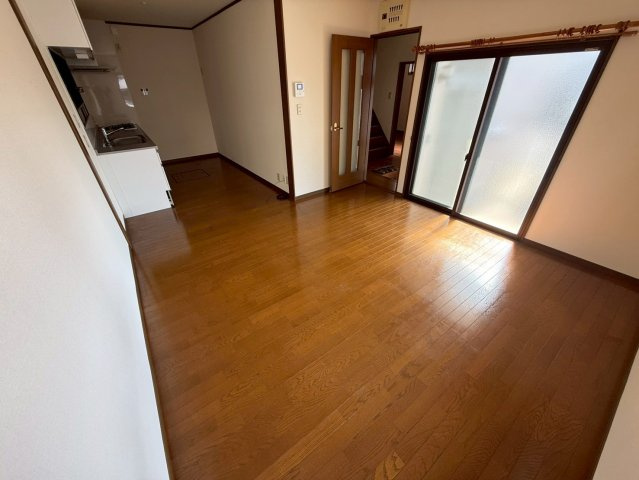 大安寺5丁目貸家の居間・リビング