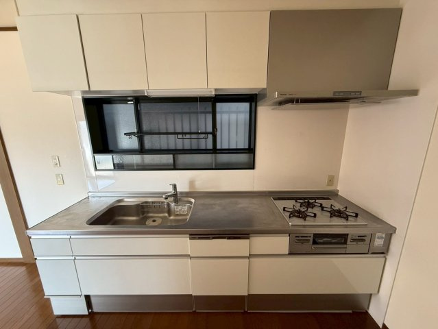 大安寺5丁目貸家のキッチン