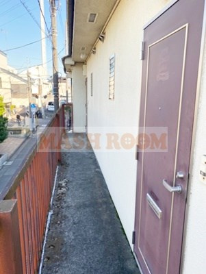 杉並区成田東１丁目のアパートのエントランス