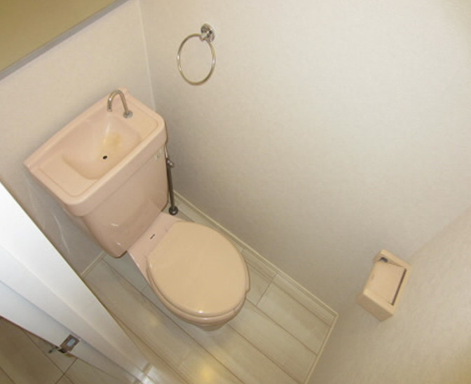 ビレッジキャッスルのトイレ|※別号室参考写真です