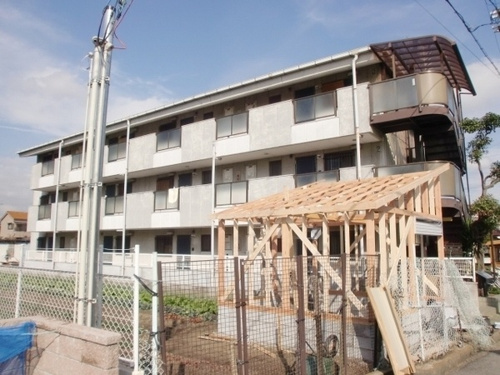 敷地内に駐輪場があります♪