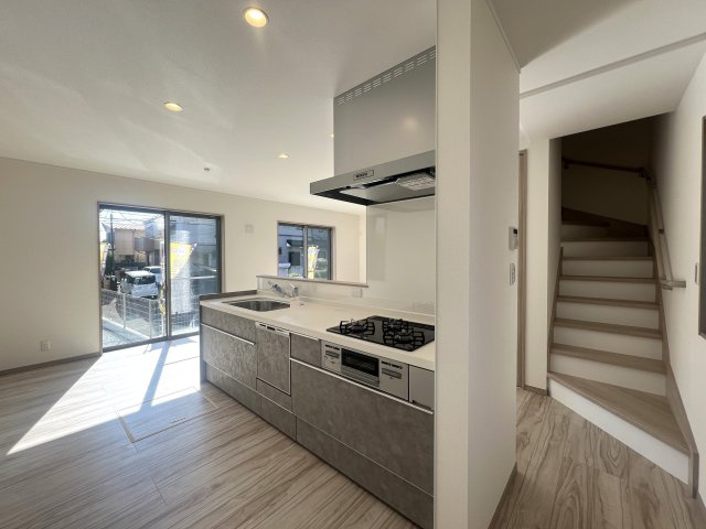 ３つの村の境で三ツ境という地名になったらしいです。そのままじゃんと思った方クリック【瀬谷区三ツ境新築戸建】のキッチン|キッチンです