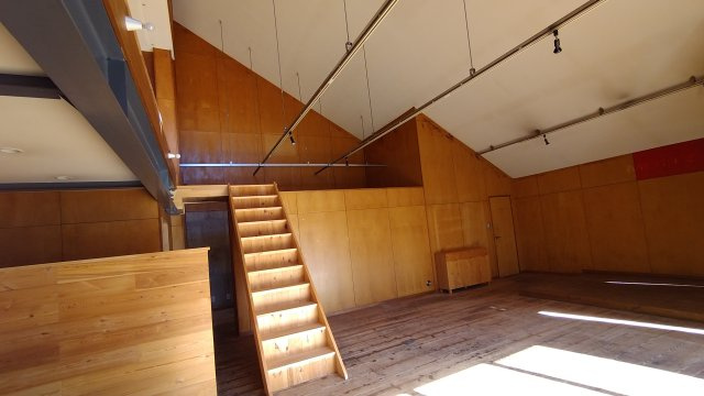 【内装】 | 光・束荷