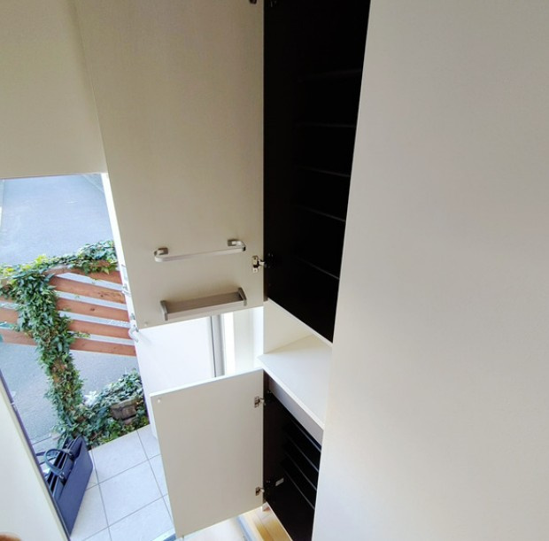 S・Sレジデンスの玄関