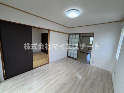 【洋室】 | 冬築タウンA