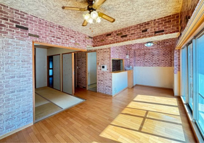 【居間・リビング】 | ファミールアクシス八尾