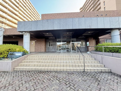 【エントランス】 | ファミールアクシス八尾