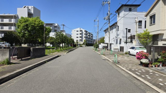 【前面道路含む現地写真】 | 茨木市東奈良1丁目　建築条件無し売土地 | 公道：幅員約9.7ⅿ