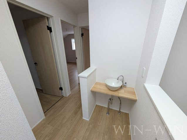 松井町戸建貸家の洗面所