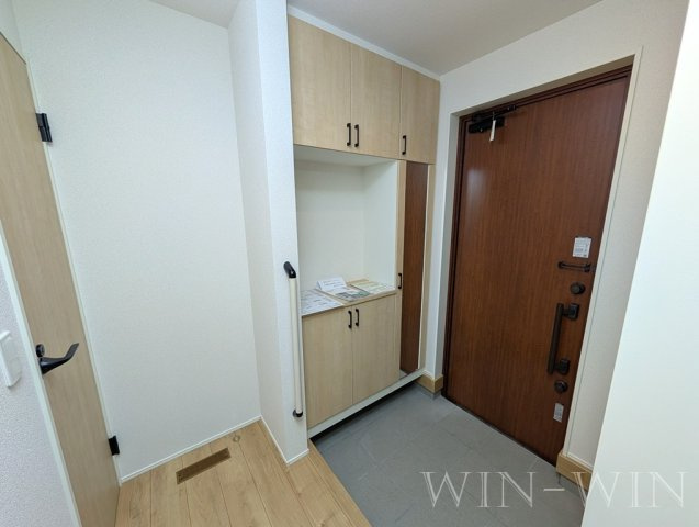 松井町戸建貸家の玄関