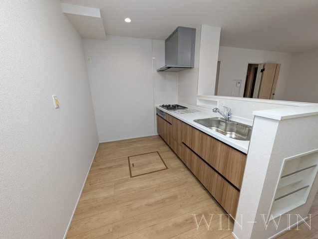 松井町戸建貸家のキッチン